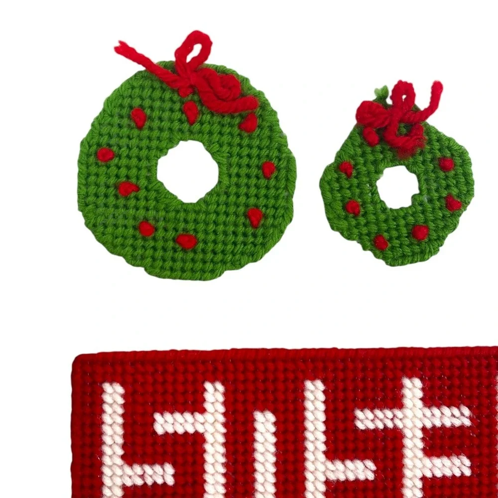 Vintage Christmas‎ Ornaments / Magnets Needlepoint Handmade Wreath Santa A14Q